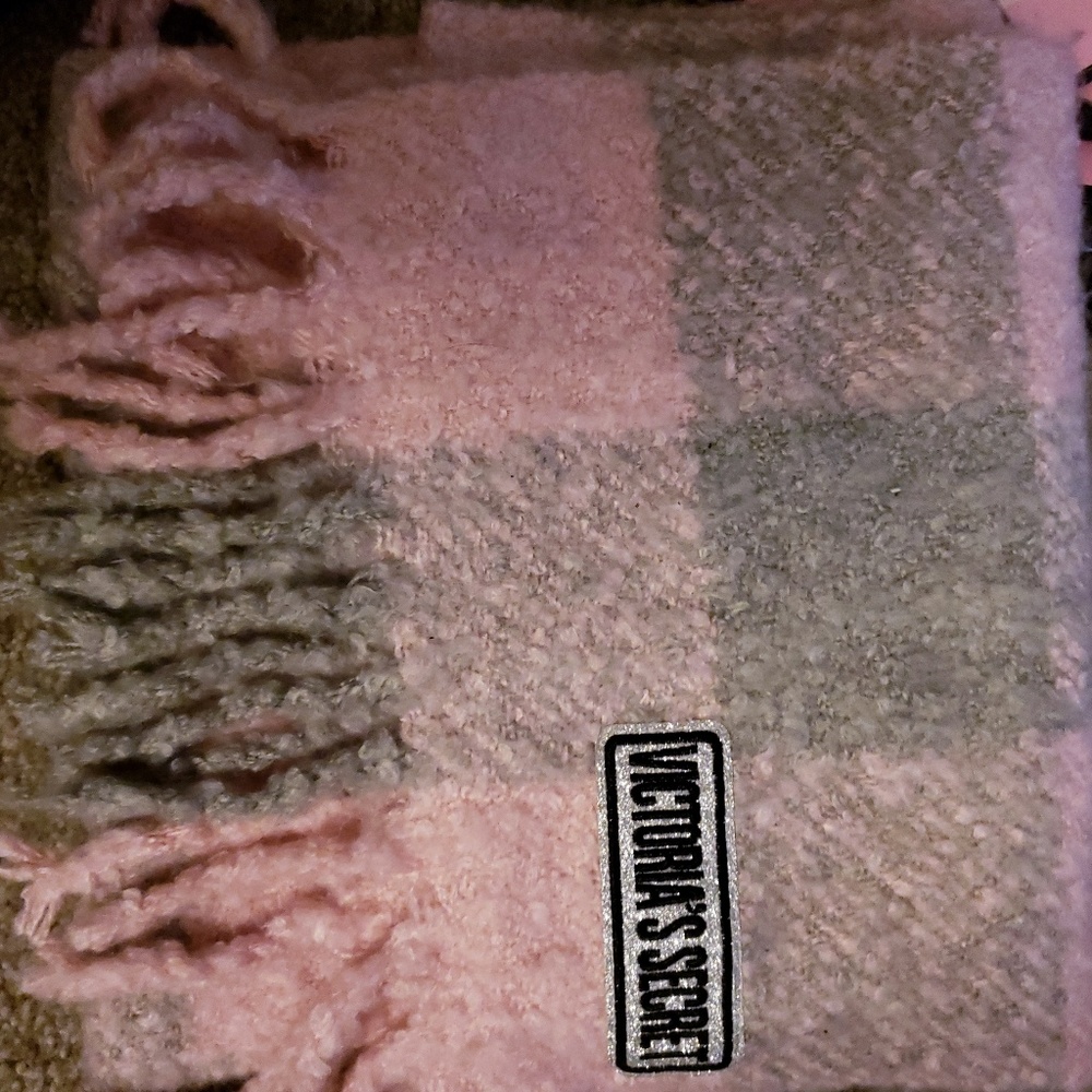 Victoria Secret super soft scarf!!!